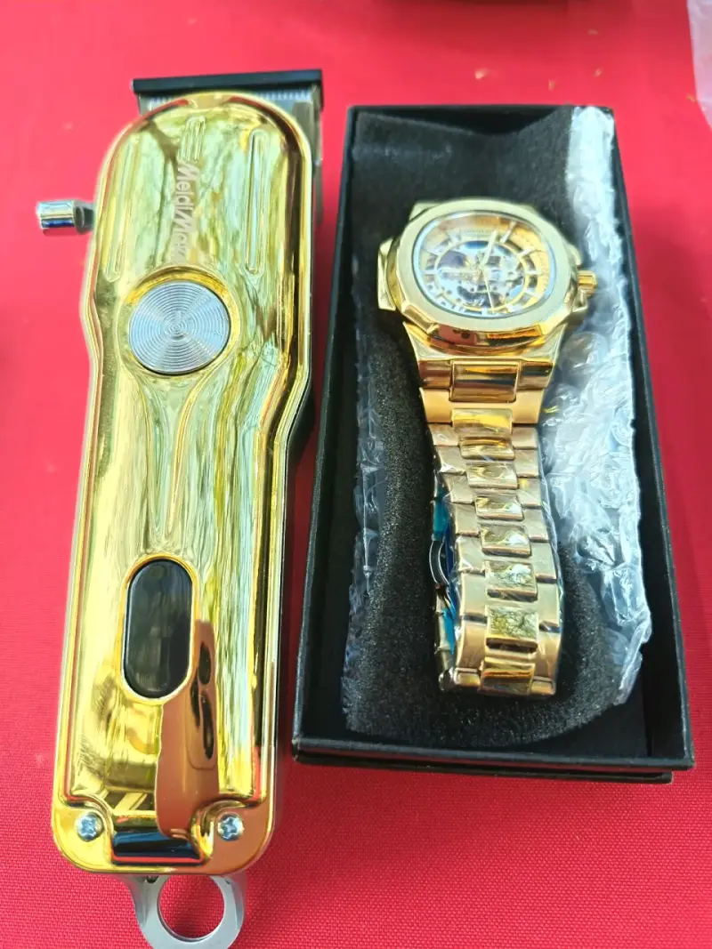 Set de reloj y cortapelos dorados - 5