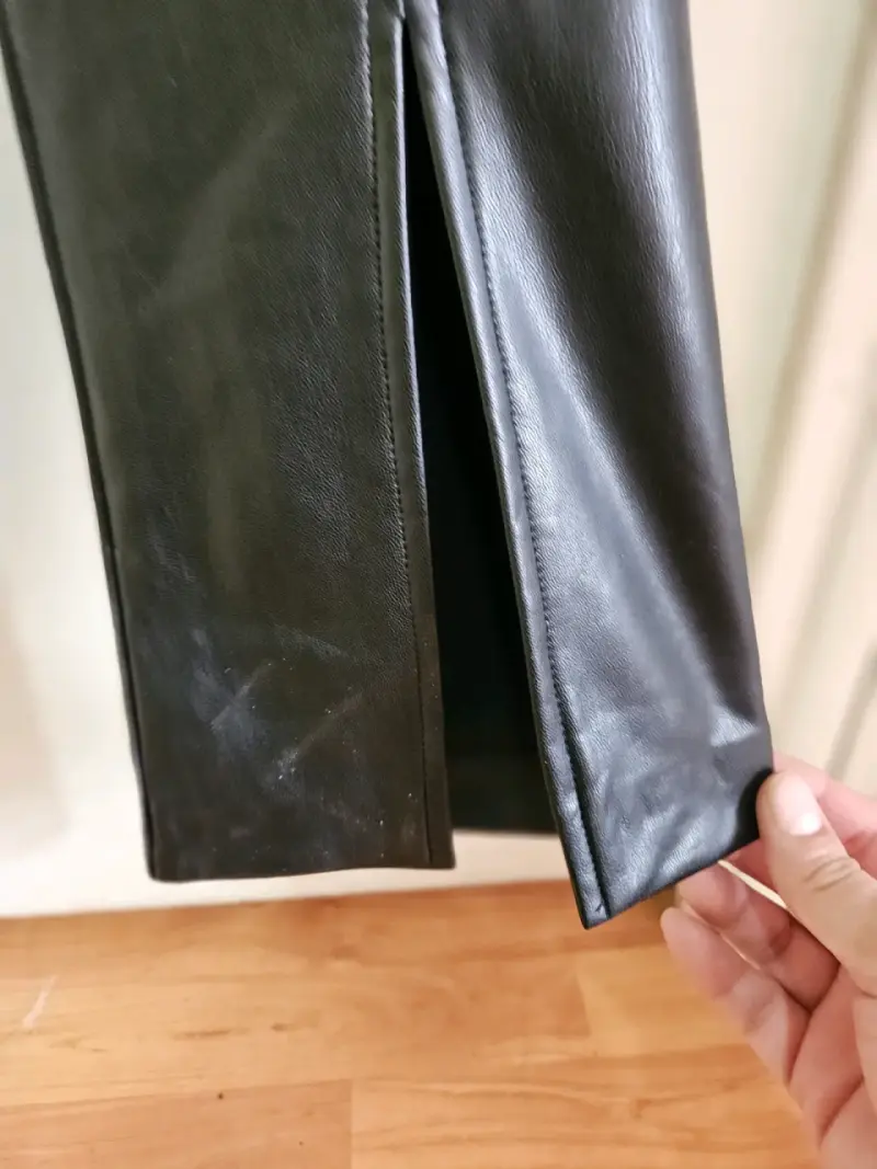 Pantalones de cuero sintético negros para mujer - 3