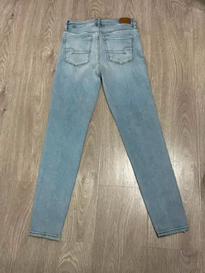 Jeans american Eangle azul claro para mujer - miniatura 2