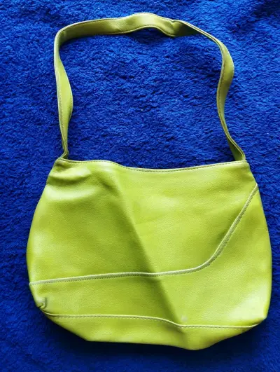 Bolso de hombro de cuero sintético - miniatura 2