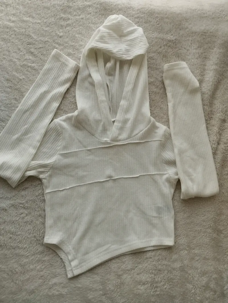 Polerón corto con capucha blanco para mujer