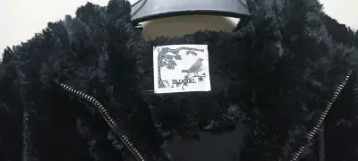 Chaqueta de Peluche Negra para Mujer - miniatura 3