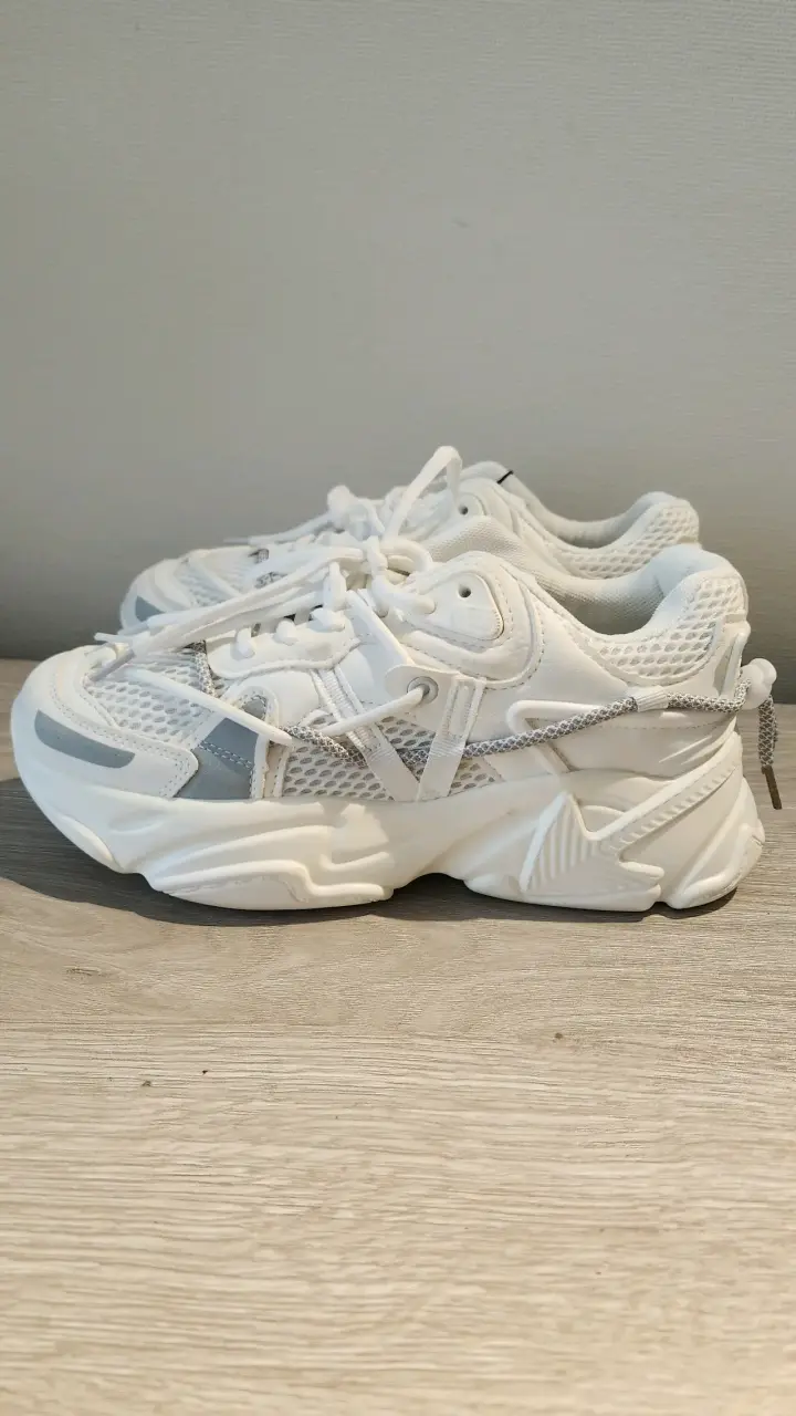 Zapatillas Blancas Talla 36 Nuevas - 4