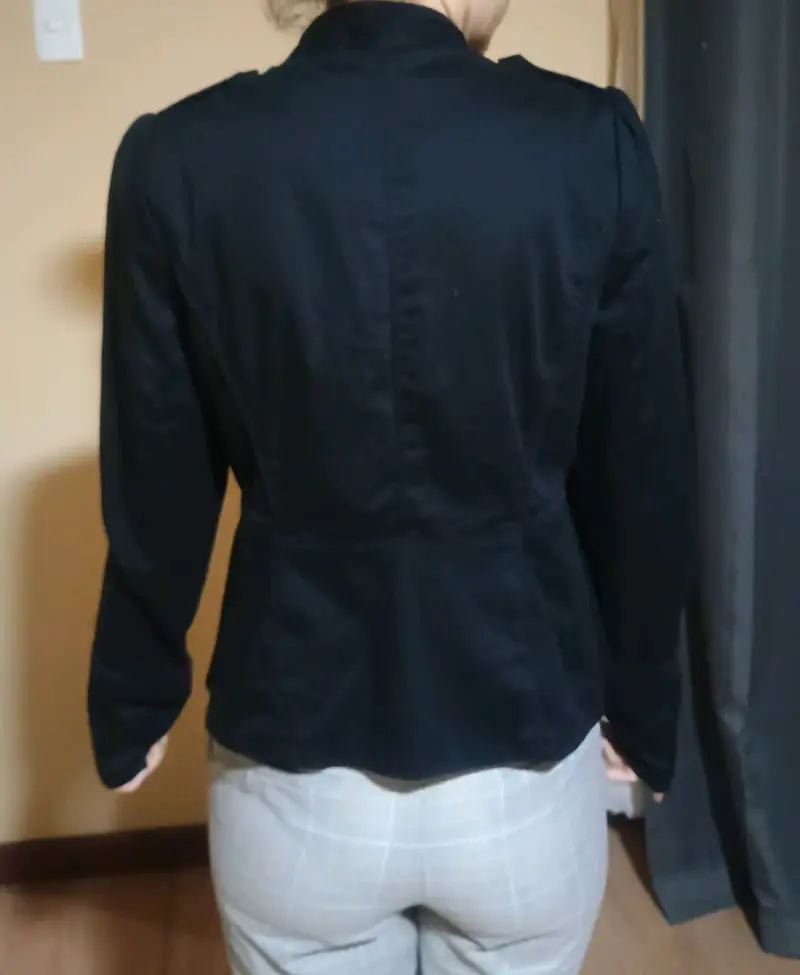 Chaqueta negra estilo militar para mujer - 2
