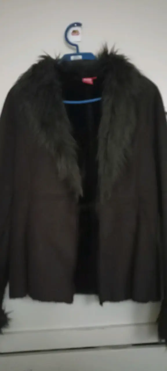 Parka verde olivo con cuello de piel sintética - 1