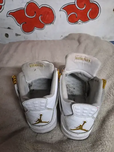 Zapatillas deportivas blancas con detalles dorados - miniatura 6