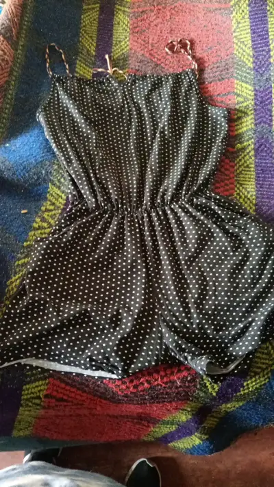 Enterito corto de lunares negros para mujer - miniatura 1