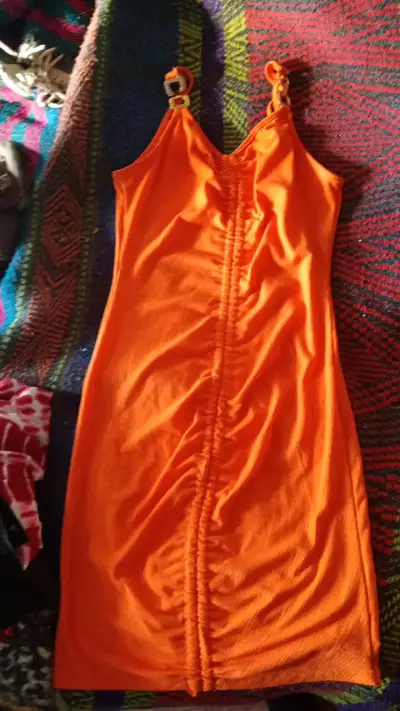 Vestido ajustado naranja con tirantes - miniatura 3