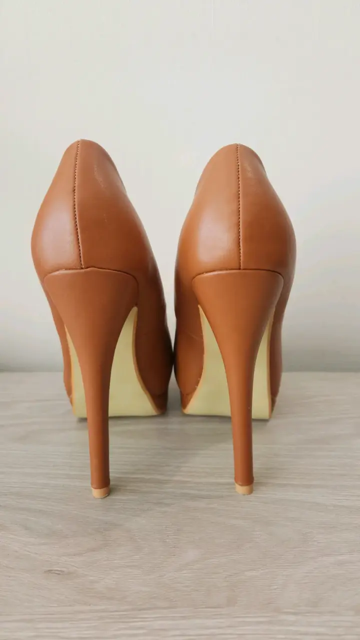 Zapatos de Tacón Alto Peep Toe Color Marrón - 2