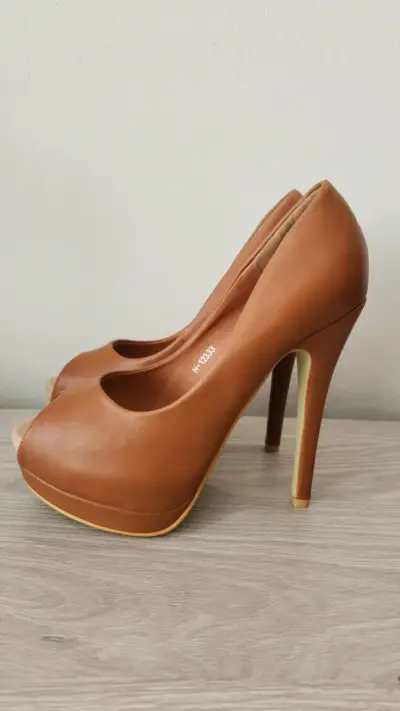 Zapatos de Tacón Alto Peep Toe Color Marrón - miniatura 5