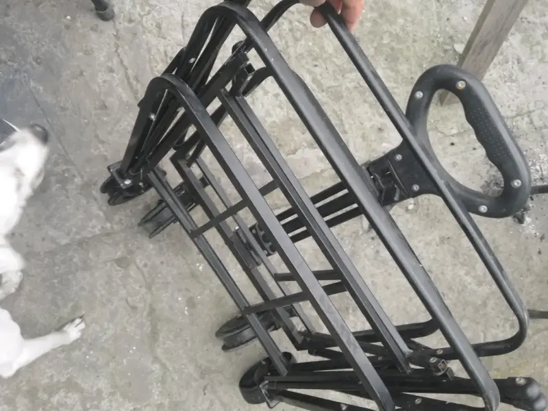 Carro de carga plegable de metal negro - 1