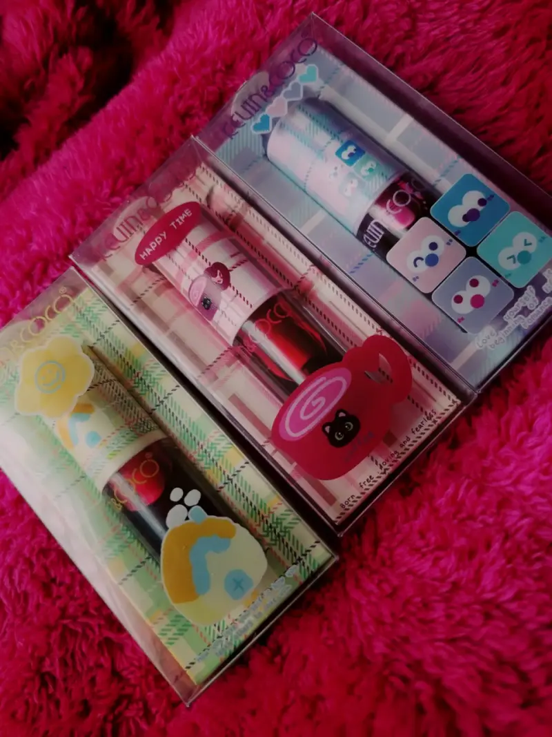 Set de brillos labiales y perfumes variados - 4
