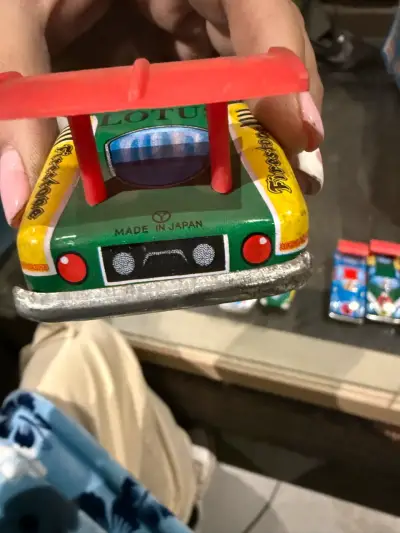 Autos antiguos de hojalata - miniatura 3