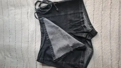 Faldas short  corta negra - miniatura 1