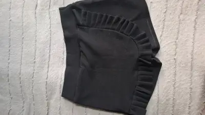 Faldas short  corta negra - miniatura 2