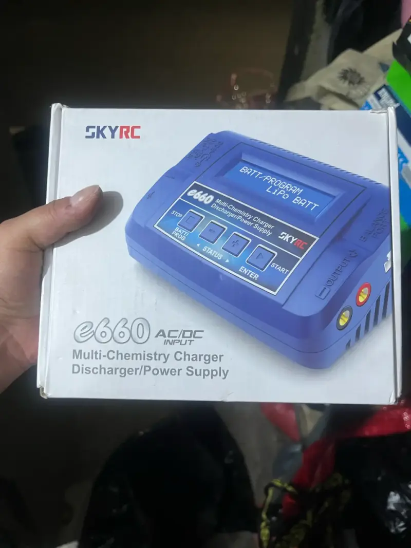 Cargador Multi-Químico SkyRC e660 para Baterías - 1