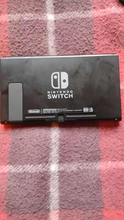 Consola Nintendo Switch con Joy-Con Azul y Rojo - miniatura 2
