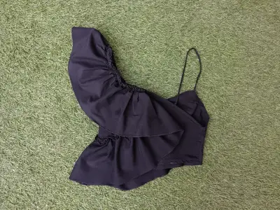 Conjunto de blusas ZARA negras con volantes - miniatura 4