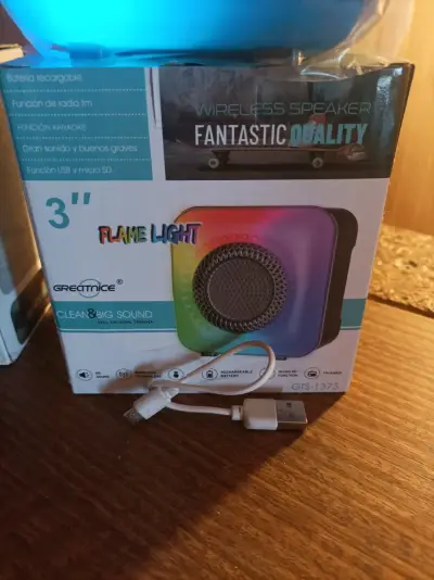 Parlantes inalámbricos con luz LED multicolor - miniatura 3