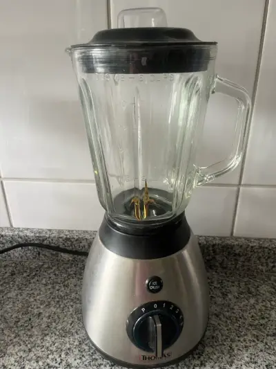 Licuadora Thomas con vaso de vidrio y función Ice Crush - miniatura 1
