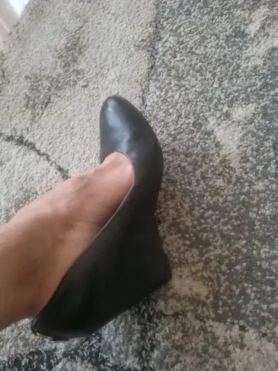 Zapatos de tacón cuña negros elegantes - miniatura 3