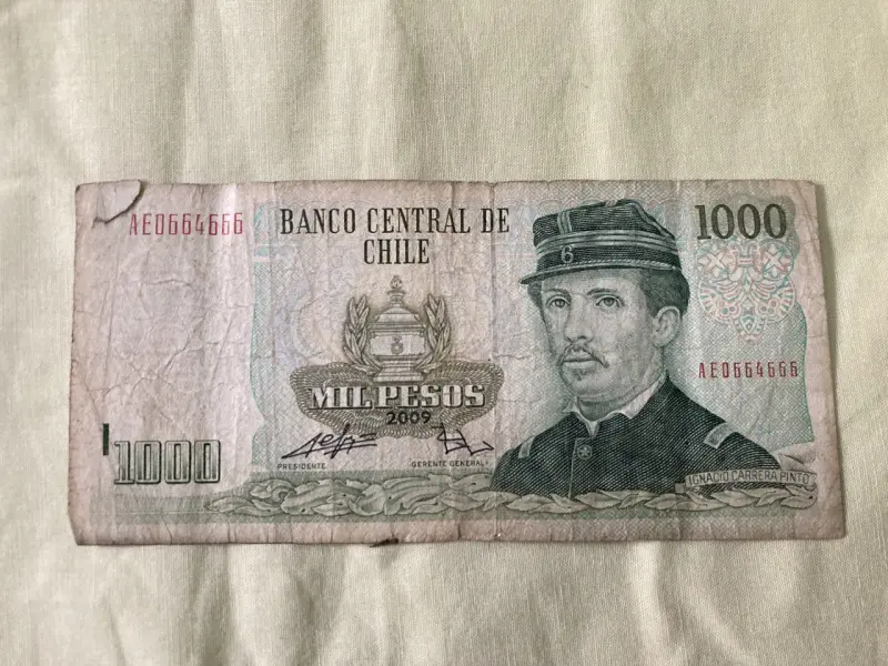 Billete Antiguo de 1000 Pesos Chilenos Año 2009 - 2