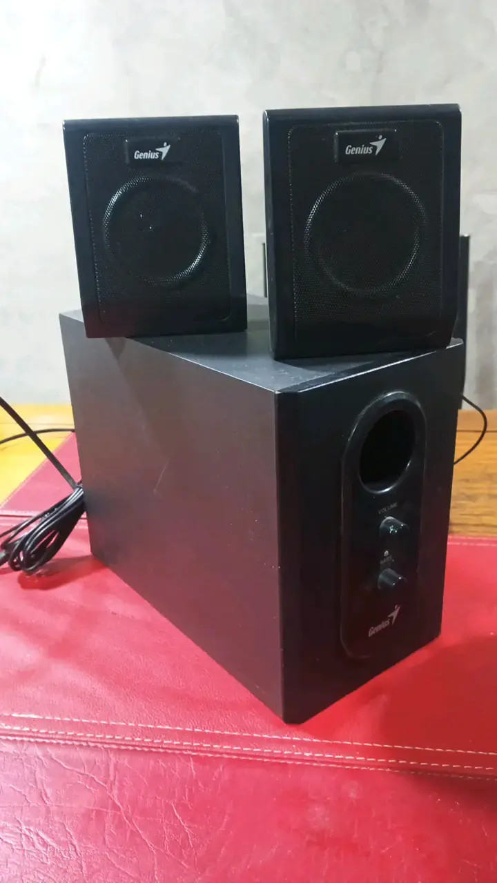Parlantes Genius con Subwoofer Negro - 1