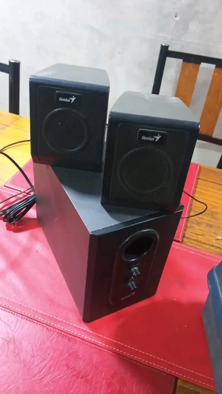 Parlantes Genius con Subwoofer Negro - 2