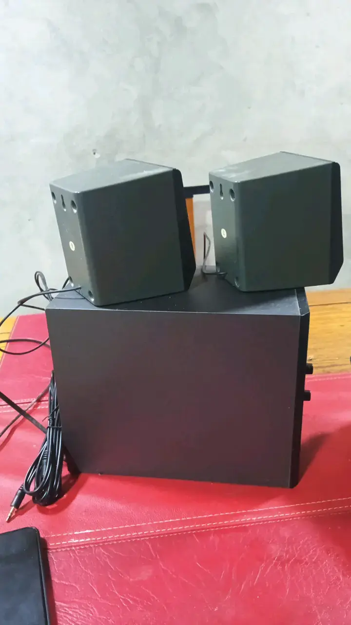 Parlantes Genius con Subwoofer Negro - 3