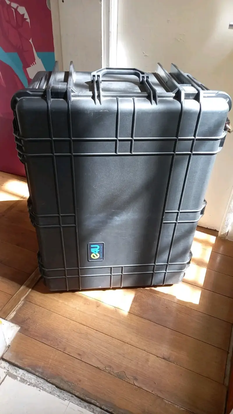 Maleta cargadora rígida para equipo electrónico - 2