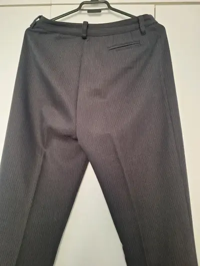 Pantalones de vestir grises para mujer - miniatura 3