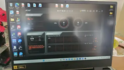 Laptop Acer Nitro 5 con AMD Ryzen 7 y NVIDIA GTX - miniatura 5