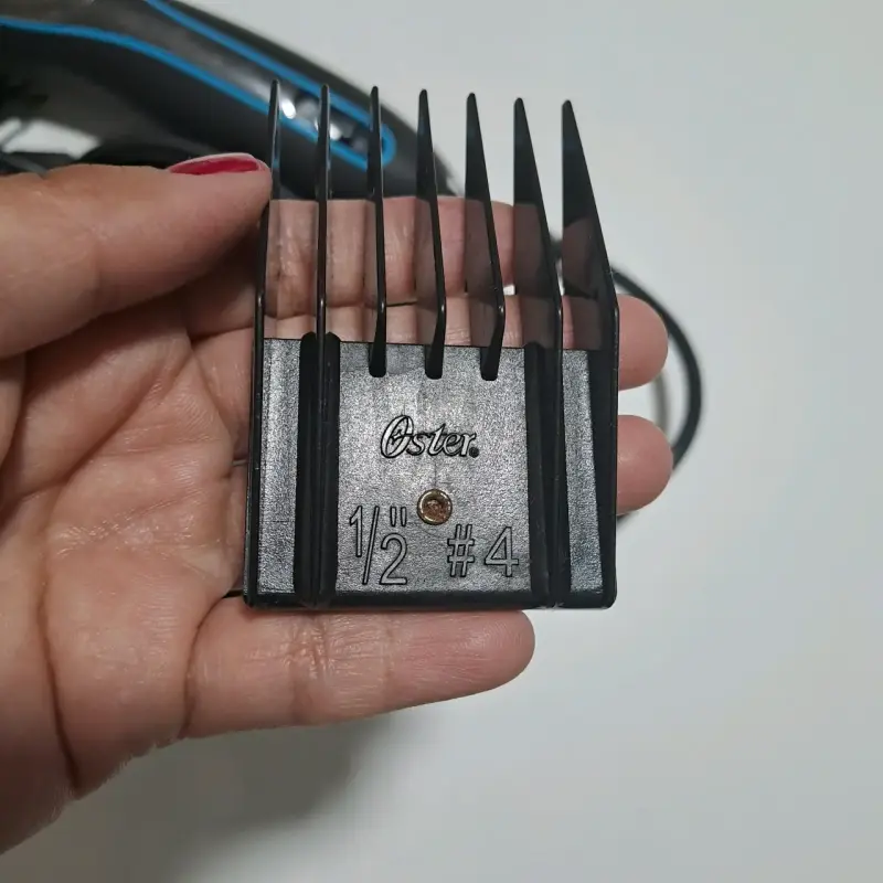 Máquina Oster A6 + cuchillo y peines de alzada. - 5