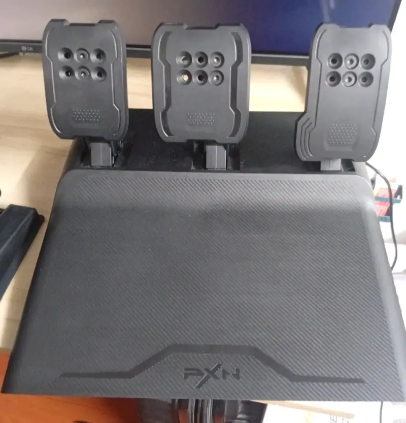 Volante PXN V10 Pro con pedales - 3