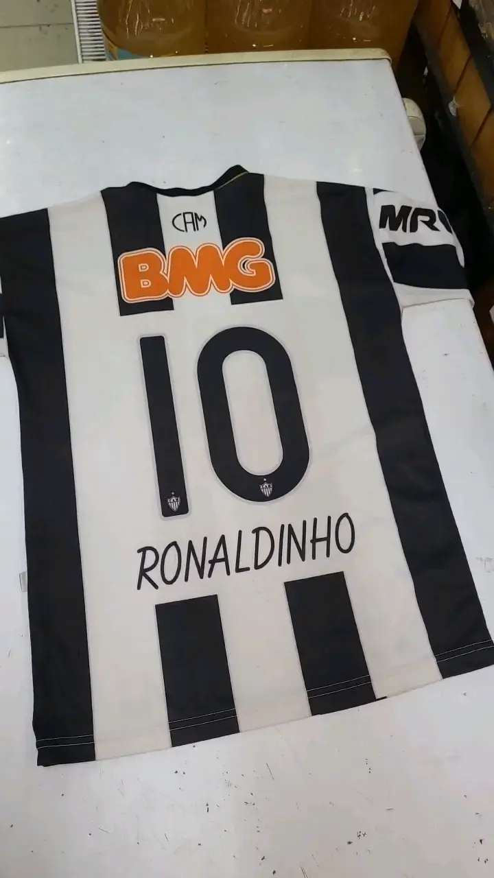 Camiseta Atm Ronaldinho - 2