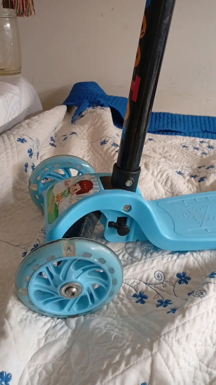 Scooter infantil ajustable, camioncito andador - 3