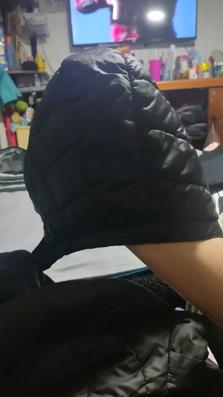Chaqueta acolchada negra con capucha para niño - 4