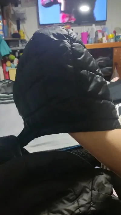 Chaqueta acolchada negra con capucha para niño - miniatura 4