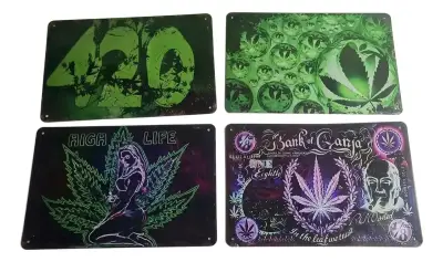 Set de Placas Decorativas Metálicas con Diseño de Hojas de Marihuana - miniatura 2