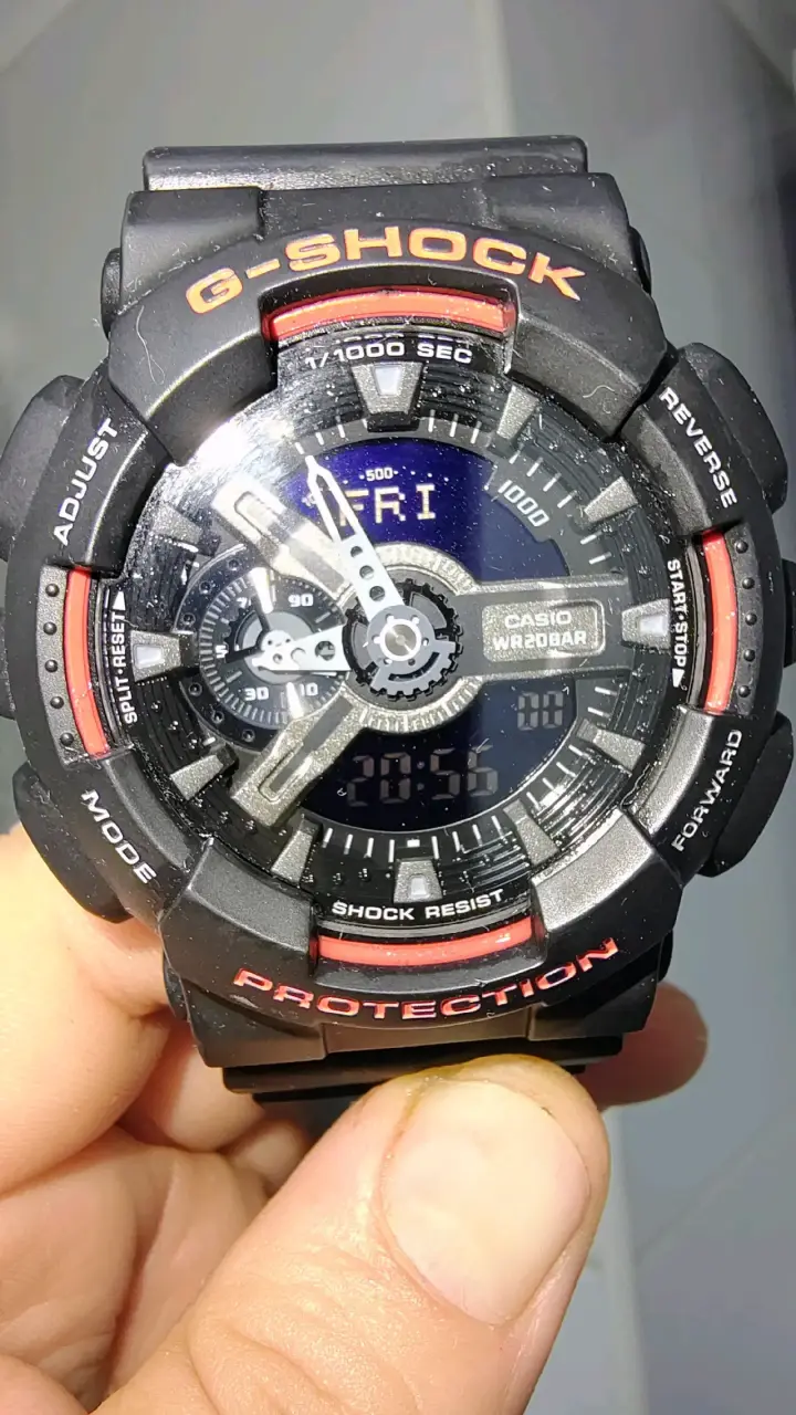 Reloj Casio G-Shock resistente al agua - 1