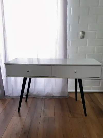 Mesa arrimo con cajones - miniatura 1