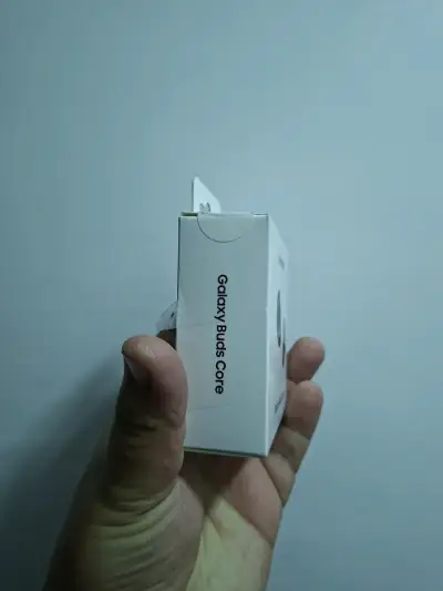 Audífonos Inalámbricos Samsung Galaxy Buds Core - miniatura 4