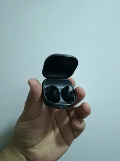 Audífonos Inalámbricos Samsung Galaxy Buds Core - miniatura 5