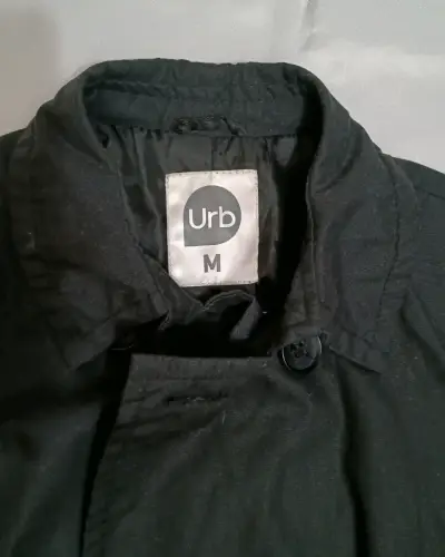 Abrigo negro Urb con cinturón talla M - miniatura 4