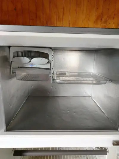 Refrigerador de dos puertas en buen estado - miniatura 1