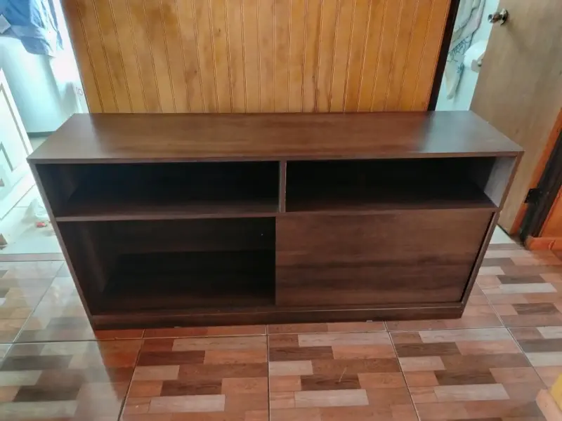 Mueble de almacenamiento de madera oscuro - 2