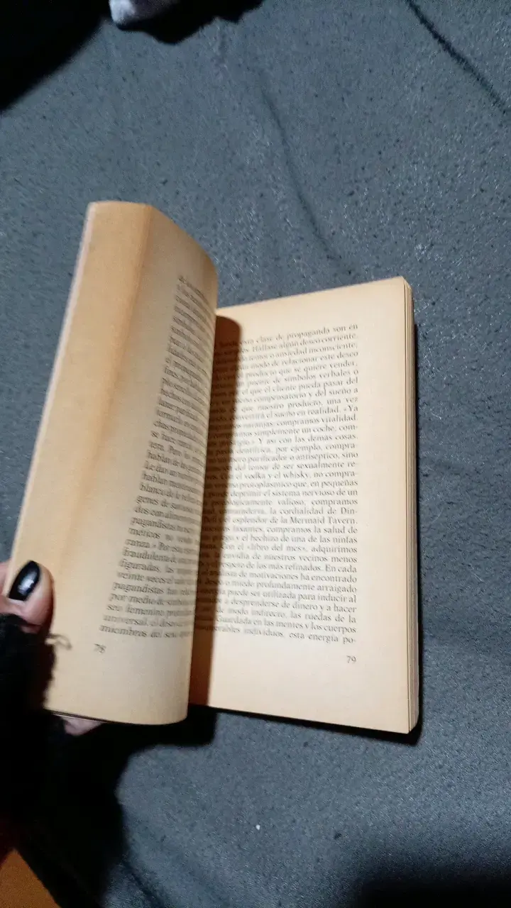 Libro 'Nueva Visita a un Mundo Feliz' de Aldous Huxley - 2