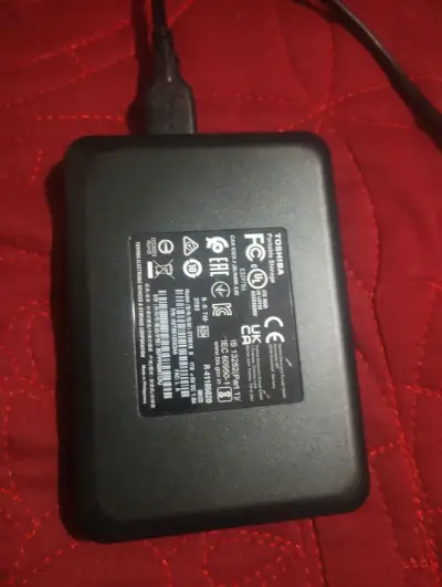 Disco duro externo Toshiba 1TB portátil - miniatura 1