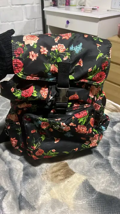 Mochila estampada floral con múltiples compartimentos - miniatura 3