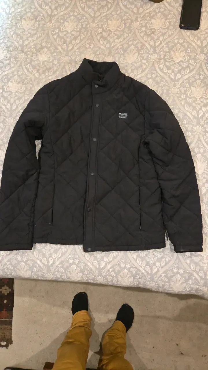 Chaqueta acolchada negra Wild Lama reciclada - 1